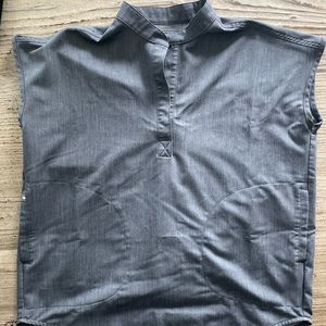 FIGS Scrub Top rafaela in Graphite